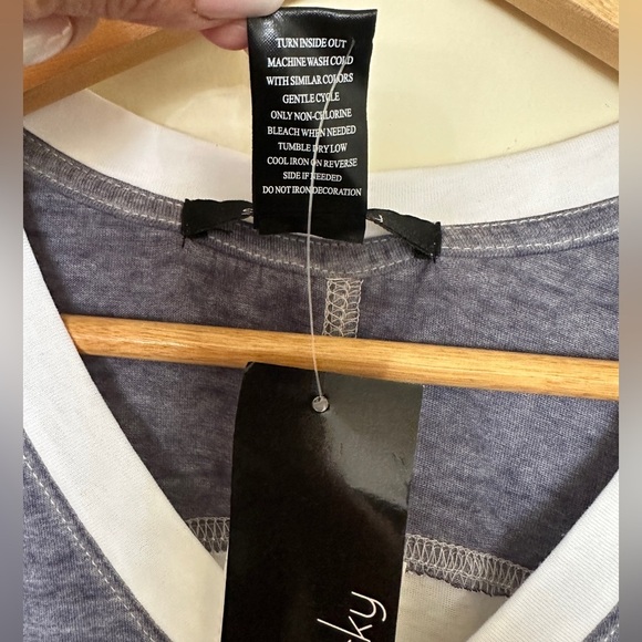 Sable Sky Game Day Mama T-Shirt - White and Gray V- Neck XL Gift for Mom - Picture 5 of 8